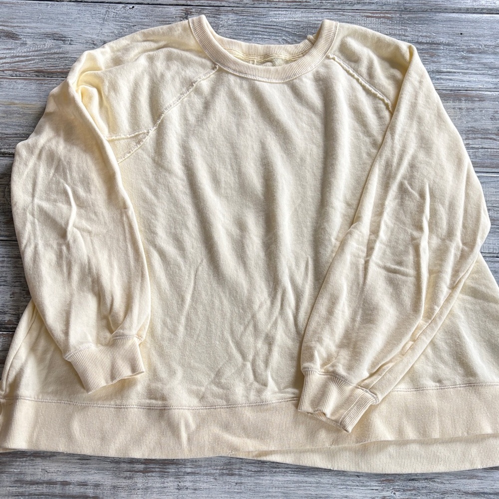 As new, Aerie soft yellow crew neck sweatshirt, size L